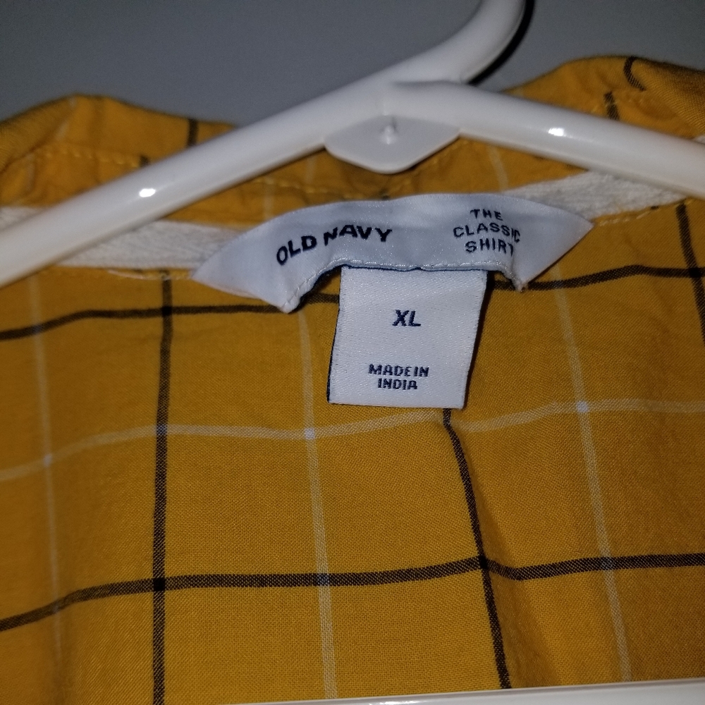 Long sleeve button down top - Picture 3 of 3